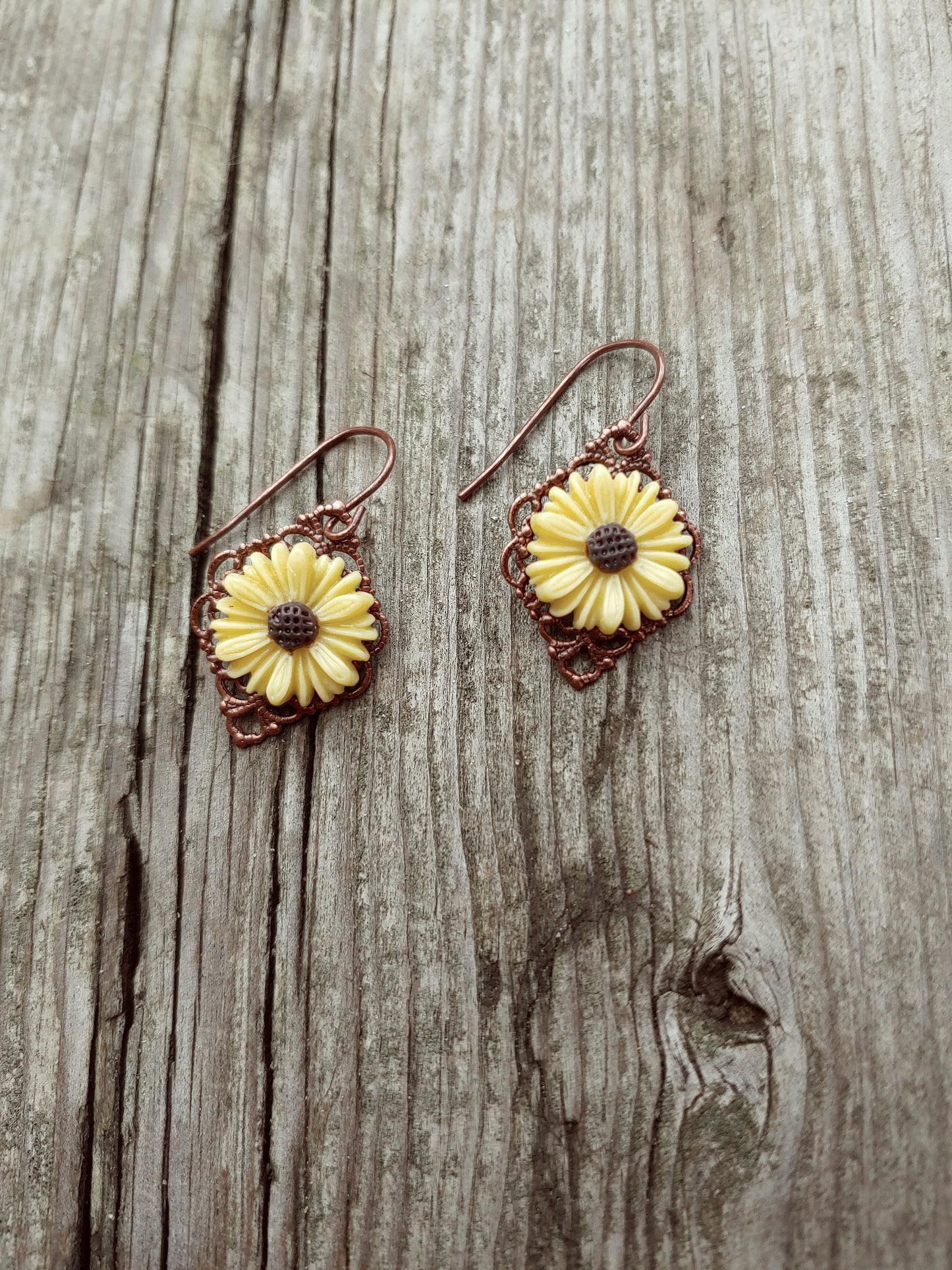 Vintage style rose earrings (2)