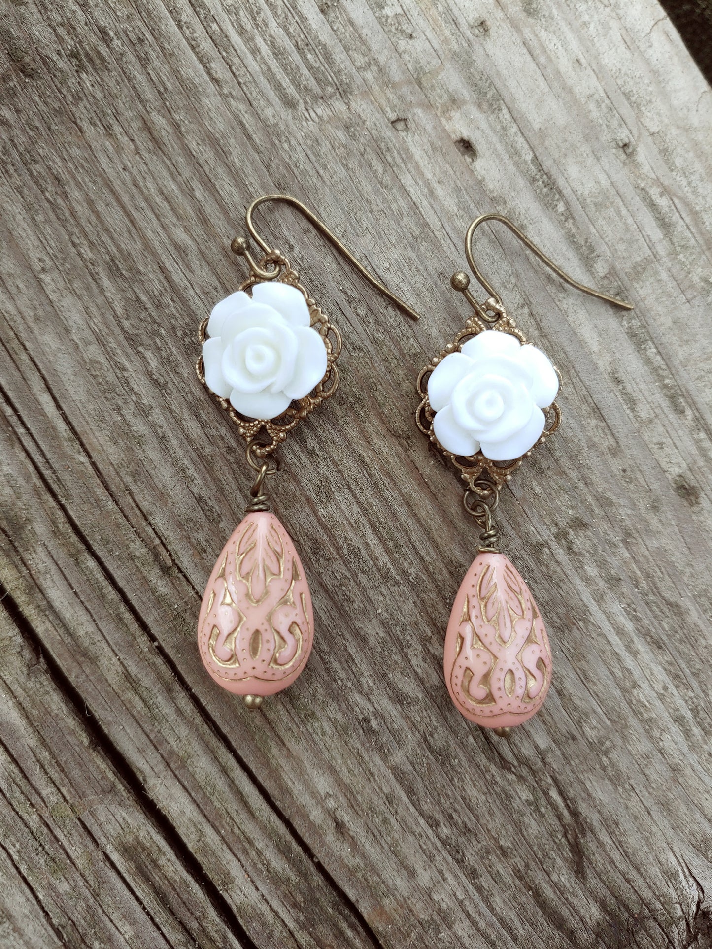 Vintage style rose earrings (2)
