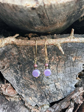 Load image into Gallery viewer, Purple iridescent earrings