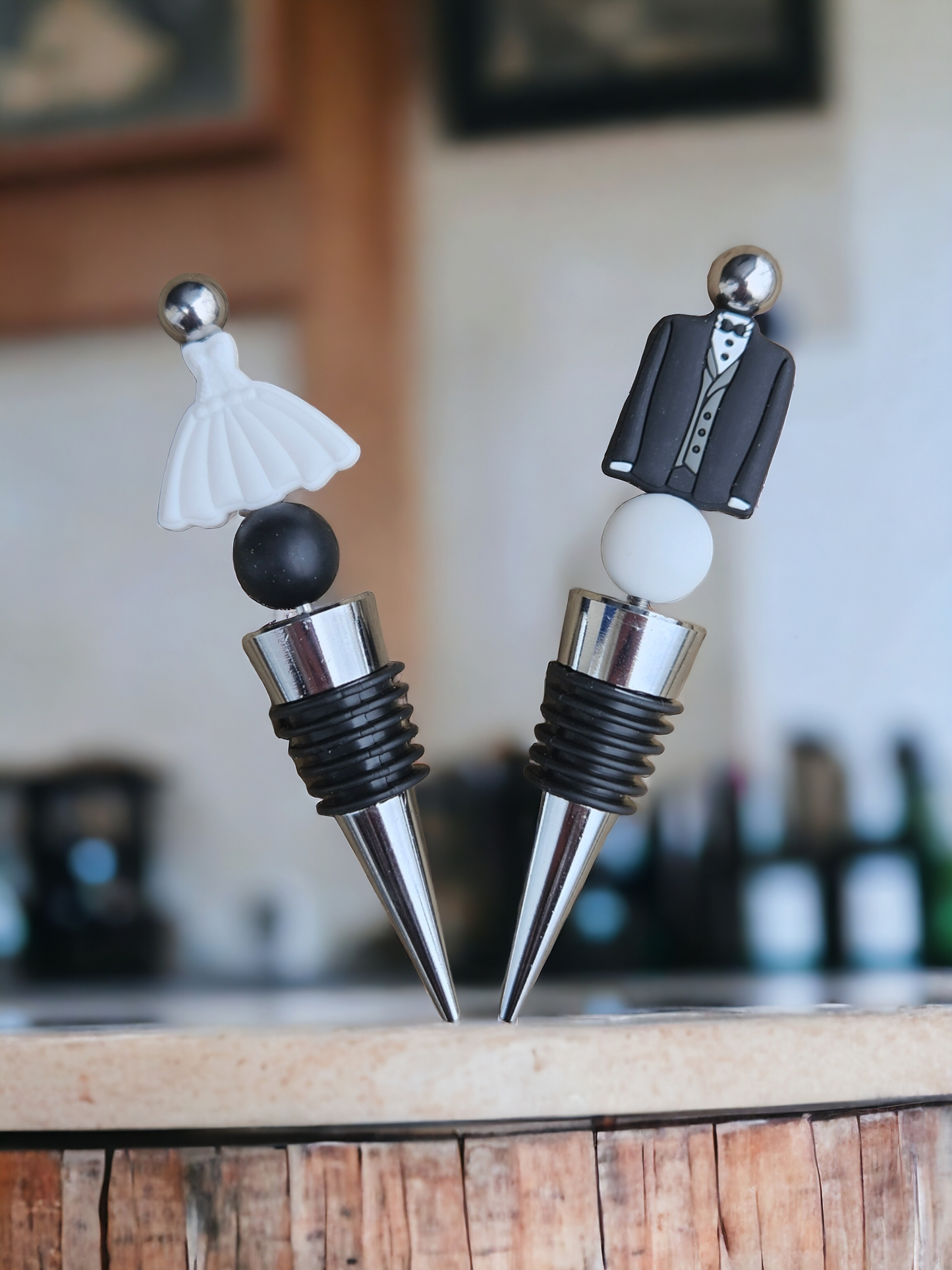 Mr. & Mrs. Wine stopper set