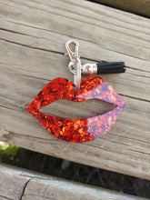 Load image into Gallery viewer, Lips keychain